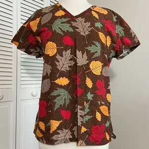 E Libby Natural Leaves Women's 2-Pocket V-Neck Print Top Medium M Fall Autumn